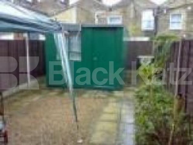 			4 Bedroom, 1 bath, 1 reception Flat			 Kingsdown Road, HOLLOWAY N19